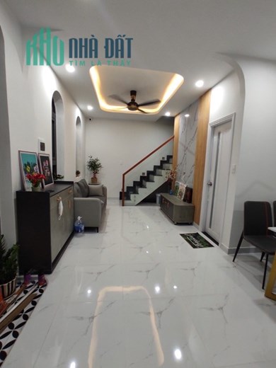Nhà bán đường Lê Trọng Tấn, 32m2, 2 PN, 1 lầu, giá 3.7 tỷ