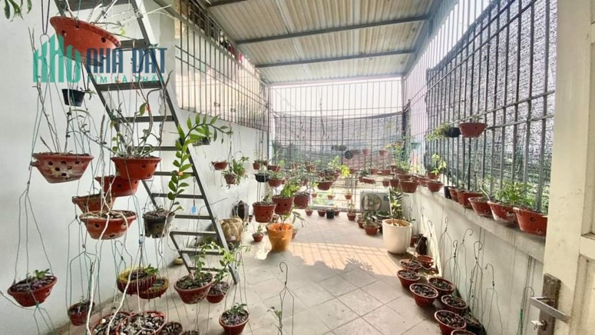 Ô tô đỗ cửa, vào nhà Lĩnh Nam, Hoàng Mai 40m2, 5 tầng, hơn 3 tỷ
