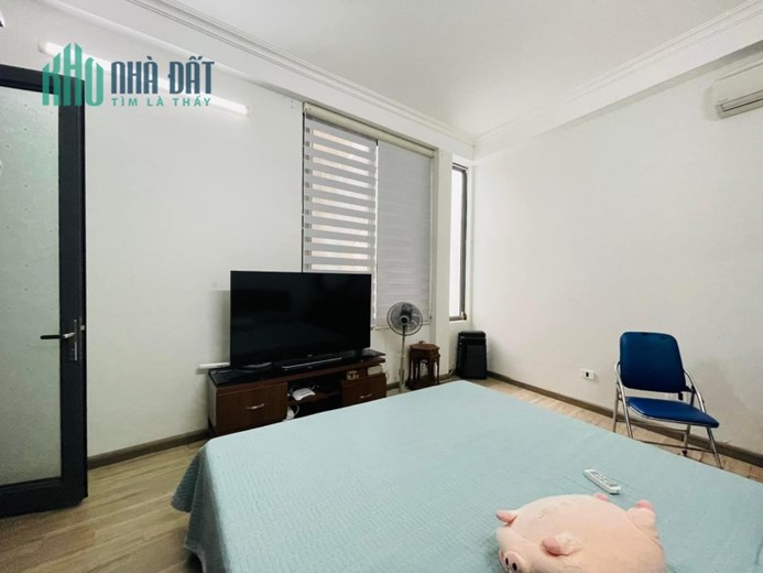 CỰC PHẨM !! XEM NGAY NHÀ HÀO NAM ĐỐNG ĐA 33m2, 5 tầng Ngõ thông thoáng, cạnh phố chỉ 4 tỷ