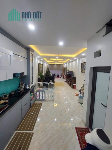 CỰC PHẨM !! XEM NGAY NHÀ CẦU GIẤY 58m2, 5 tầng hiện đại PHÂN LÔ Ô TÔ CẠNH NHÀ CHỈ 8.9 TỶ