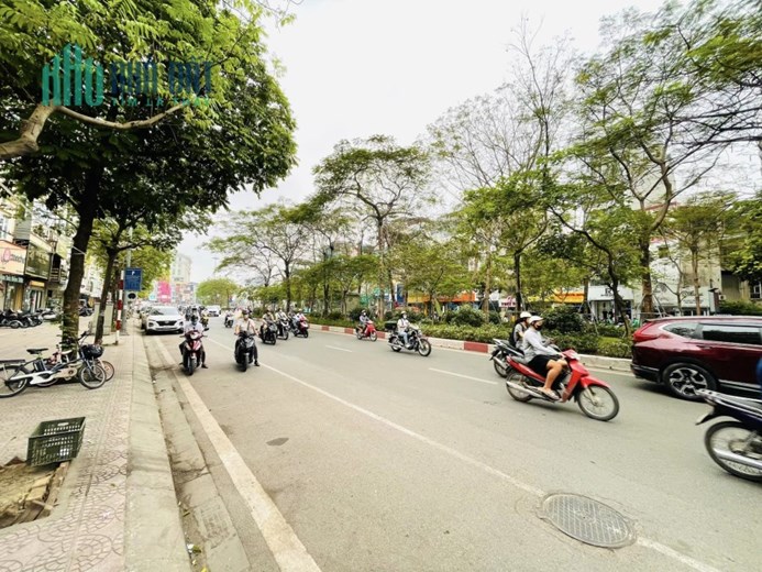 MẶT PHỐ XÃ ĐÀN - LÔ GÓC KINH DOANH - 30M2 MẶT TIỀN RỘNG -  - GIÁ 12.5 TỶ.