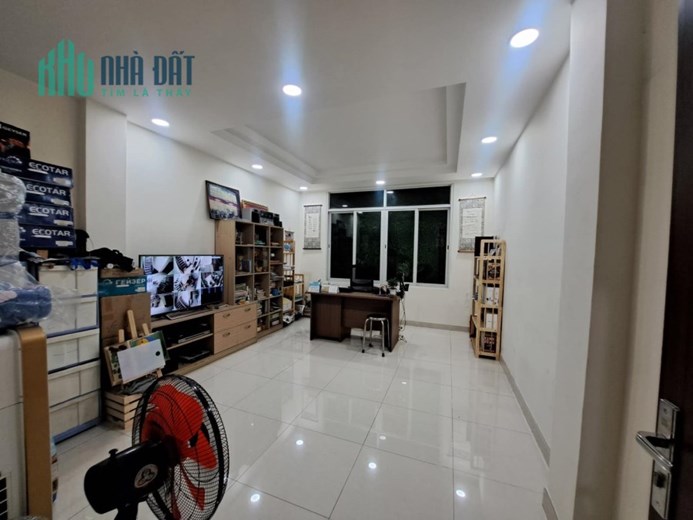 Cần Bna Gấp Nhà 4 Tầng, 64m2, Ngay Bến Xe Miền Tây, Nhà Mới Ở Ngay, Hẻm Xe Tải Thông