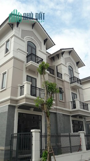 Bán biệt thự sân vườn 3 tầng 135m2 cách Hà Nội 12km mà giá thì rẻ vô đối