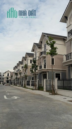 Bán biệt thự sân vườn 3 tầng 135m2 cách Hà Nội 12km mà giá thì rẻ vô đối