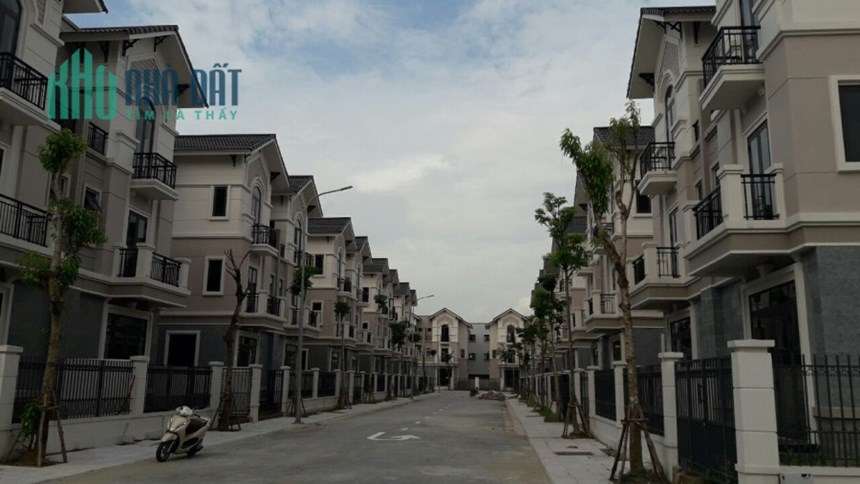 Bán biệt thự sân vườn 3 tầng 135m2 cách Hà Nội 12km mà giá thì rẻ vô đối