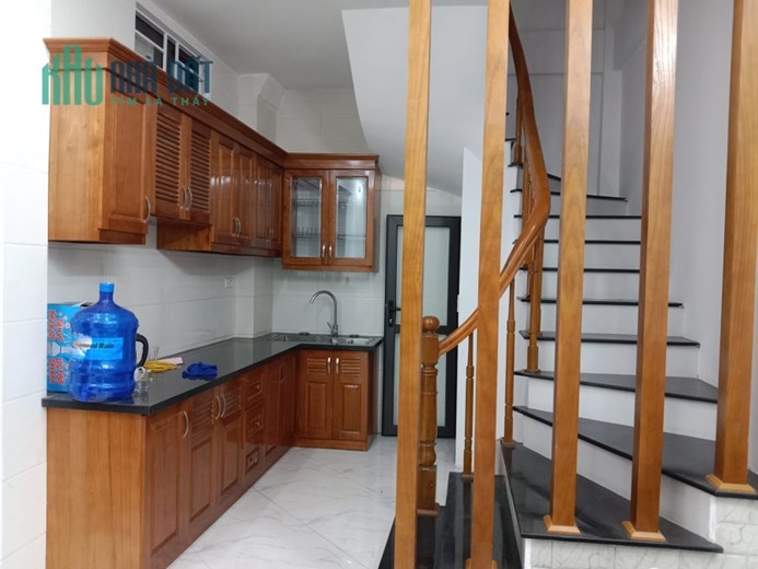 30m2, 3,5 tỷ có ngay nhà đẹp phố Nguyễn Văn Cừ, Long Biên