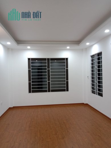 30m2, 3,5 tỷ có ngay nhà đẹp phố Nguyễn Văn Cừ, Long Biên