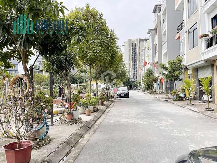 30m2, 3,5 tỷ có ngay nhà đẹp phố Nguyễn Văn Cừ, Long Biên