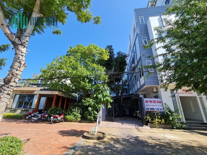 Cho thuê mặt bằng, mặt tiền tại 77 Nguyễn Tất Thành, Hải Châu, Đà Nẵng