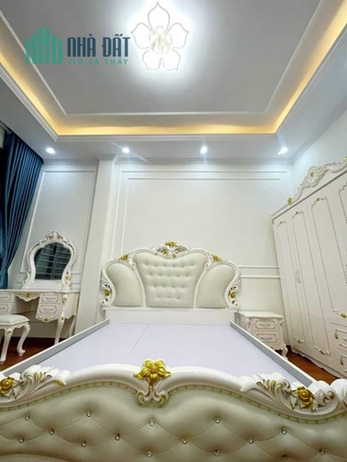 Nhà Siêu hiếm, Đẹp Nguyễn Văn Lộc , Ô tô chạy vòng quanh . Dt 50mx4. Chỉ 8 tỷ.