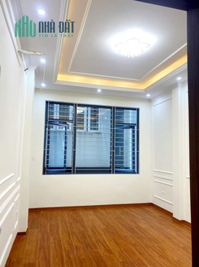 Nhà Siêu hiếm, Đẹp Nguyễn Văn Lộc , Ô tô chạy vòng quanh . Dt 50mx4. Chỉ 8 tỷ.
