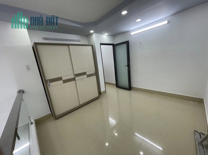 Bán nhà mới đẹp lung linh 4L 4.9x5.5 hxh Phan Đình Phùng sát ngã tư Phú Nhuận giá chỉ 5.8 tỷ.