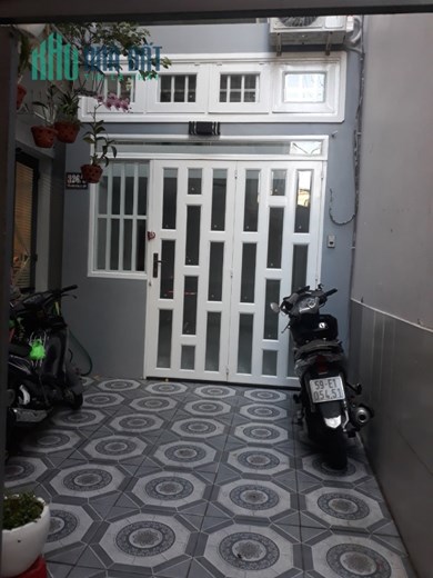 Bán nhà mới đẹp lung linh 4L 4.9x5.5 hxh Phan Đình Phùng sát ngã tư Phú Nhuận giá chỉ 5.8 tỷ.