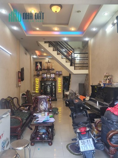 Bán gấp nhà Quận 12, diện tích 46m2, 2 mặt tiền hẻm, chỉ hơn 3 tỷ