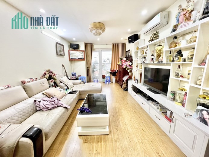 Cần bán 116m2 Victoria văn phú, 3 ngủ, hướng đông nam, hơn 3 tỷ.