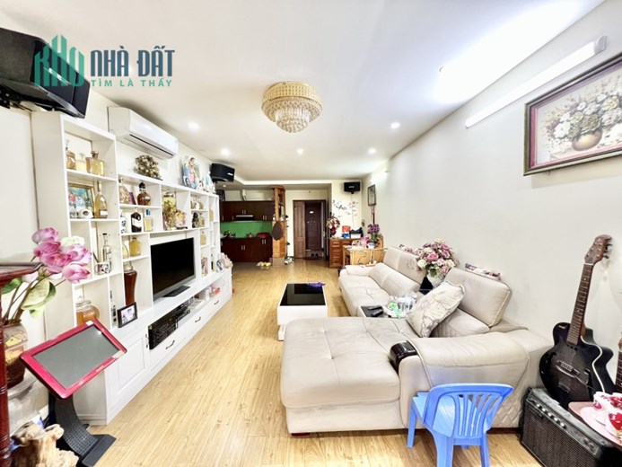 Cần bán 116m2 Victoria văn phú, 3 ngủ, hướng đông nam, hơn 3 tỷ.