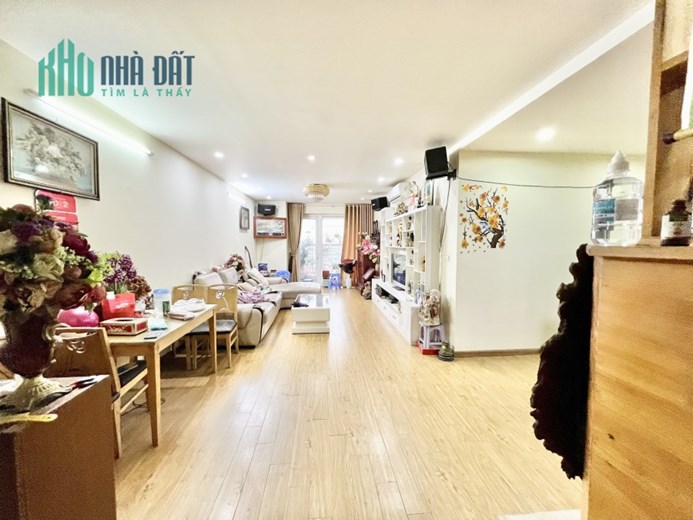 Cần bán 116m2 Victoria văn phú, 3 ngủ, hướng đông nam, hơn 3 tỷ.