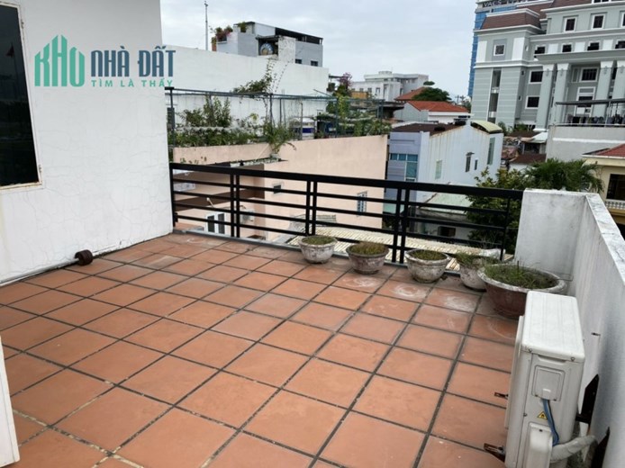 .Nhà Núi Thành sát Mặt Tiền, Ô tô đậu cửa, 78m2, 4 tầng, 5.x tỷ