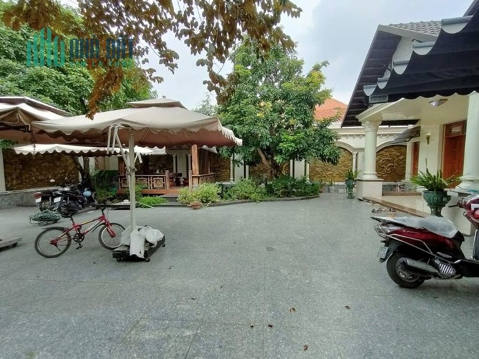 Giảm sâu, Biệt thự mặt tiền khu Tân Thới Hiệp - diện tích lớn - full thổ cư - sân vườn - Hướng Đông