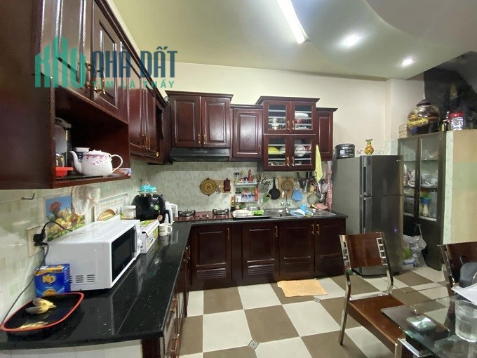 Bán nhà MT KD đường T6, Tây Thạnh, Tân Phú, 100m2, 4 tầng, 5PN.