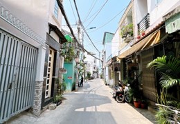 Bán nhà Rẻ Đẹp Q4 lê quốc Hưng Ngang 3.1x 10- 2 tấm có 3 tỷ Cách Q1- 50 m 
2 PHÒNG NGŨ - 2 WC