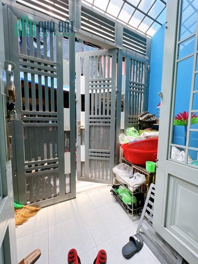 Bán nhà Rẻ Đẹp Q4 lê quốc Hưng Ngang 3.1x 10- 2 tấm có 3 tỷ Cách Q1- 50 m 
2 PHÒNG NGŨ - 2 WC
