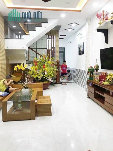 Bán nhà Mặt Phố 3 tầng Đường Xe Tải thông Bình Trưng Đông, Quận 2