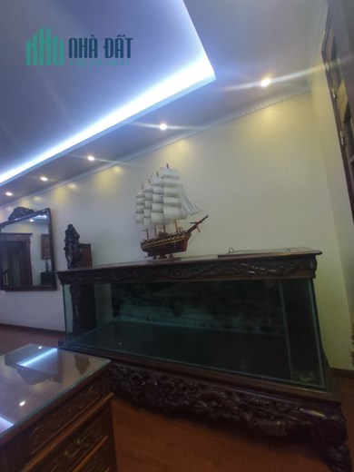 Bán nhà 89m2 phố Nghi Tàm, Tây Hồ Gara 2 Ô tô Mặt tiền Khủng 11 Tỷ