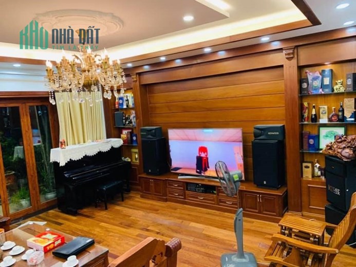 Bán nhà 2 thoáng phố Phan Văn Trường Cầu Giấy ga ra ô tô 10 tỷ.