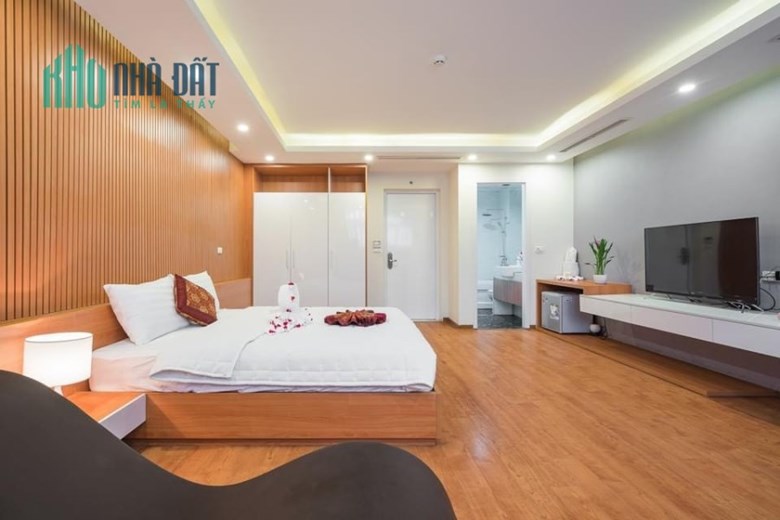 Bán nhà 2 thoáng phố Phan Văn Trường Cầu Giấy ga ra ô tô 10 tỷ.