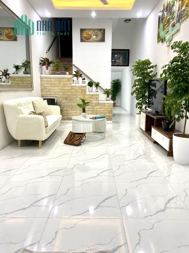 BÁN NHÀ ĐƯỜNG LÁNG CHỦ TẶNG NỘI THẤT 40M2 NHỈNH 5 TỶ