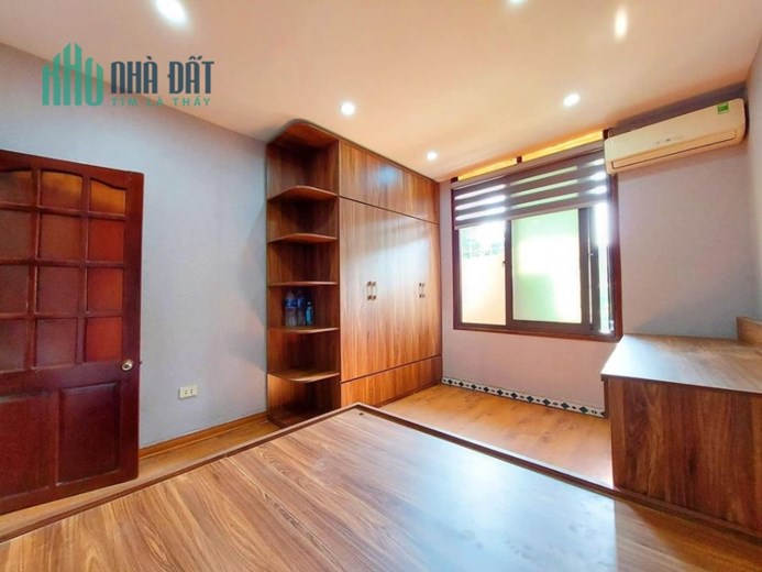 BÁN ĐẤT TẶNG  NHÀ BẠCH MAI, LÔ GÓC, GẦN PHỐ 40M2 GIÁ CHỈ HƠN 3 TỶ