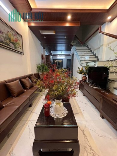 BÁN NHÀ PHỐ ĐÔNG NGẠC !!!NHÀ ĐẸP DÂN XÂY !! GẦN CHỢ - KẺ VẼ

 DT 50m - MT 5m - NHÀ 4TẦNG - GIÁ