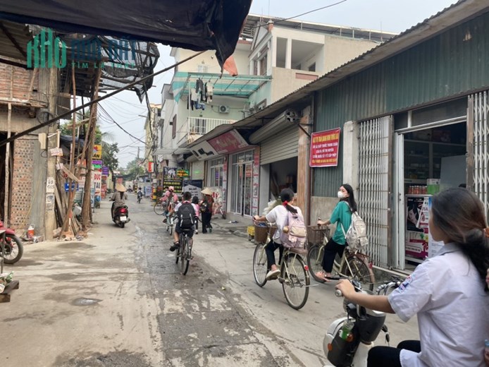 BÁN ĐẤT TỔ 4 - QUANG MINH, 48.4m2, TRỤC CHỢ