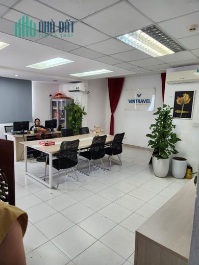 Bán tòa văn phòng phố Kim Đồng, 150m2x8 tầng, thang máy, lô góc, vỉa hè, doanh thu 200tr/th