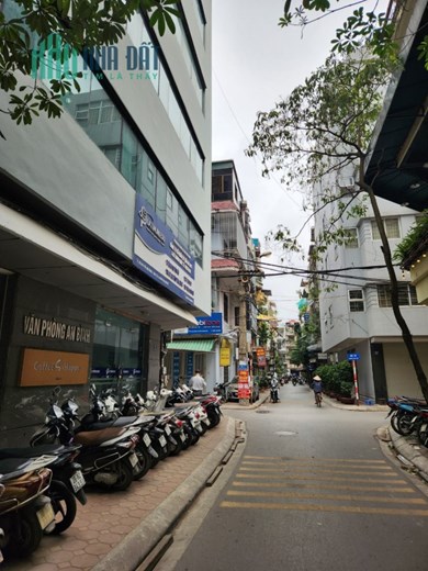 Bán tòa văn phòng phố Kim Đồng, 150m2x8 tầng, thang máy, lô góc, vỉa hè, doanh thu 200tr/th