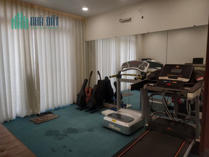 Bán nhà HXT đường Lê Văn Quới, Bình Tân, 67m2, 4x17, 5 tầng, 4PN, chỉ 7.6 tỷ TL chính chủ.