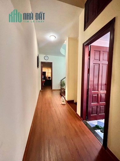 VIP ! Phân Lô-Thang Máy -Văn Phòng -Ở Sướng -Bán nhà Nguyễn Ngọc Vũ 18,5 tỷ (thương lượng)