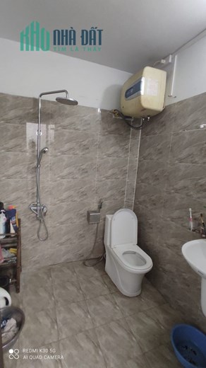 bán nhà mặt phố, lô góc ,kinh doanh 3 tầng 40 m2  tại ngã 5 HÀ HUY TẬP, GIA LÂM  chỉ 2,4 tỷ