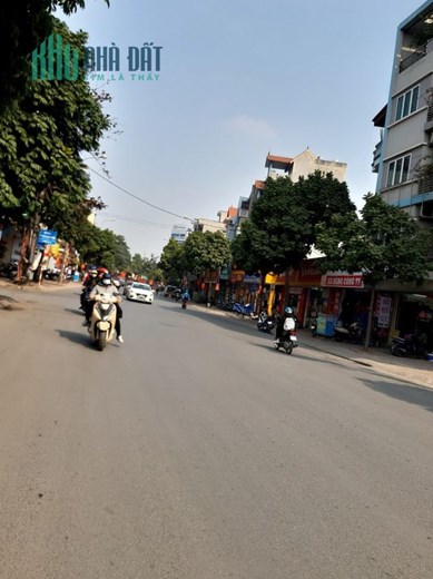200m2 đất mặt phố kinh doanh cực tốt tại Trâu Quỳ, Gia Lâm. Mt 12m, đường 15m. Lh 0877817368