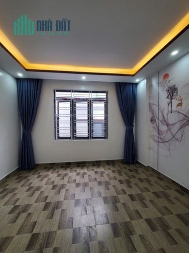 Bán nhà Xóm Trung - 193 Văn Cao, 40m x 3 tầng mới tinh, GIÁ 2.59 tỉ cực chất lượng