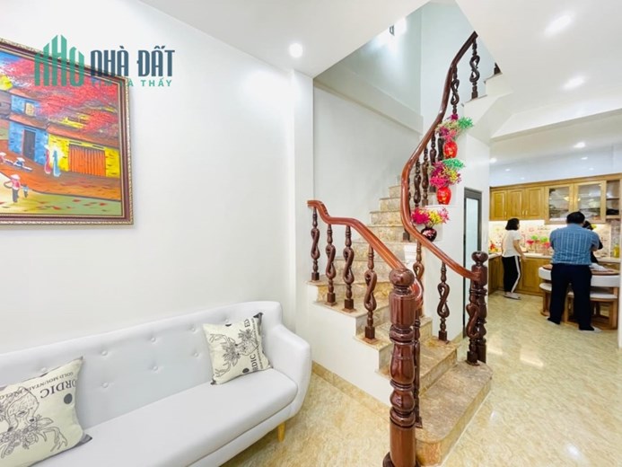CHỈ 3.75 TỶ CÓ NHÀ 4 TẦNG MẶT NGÕ THÔNG PHỐ HOÀNG MAI ÔTÔ ĐẬU CỬA VỪA Ở VỪA KINH DOANH BUÔN BÁN DT: