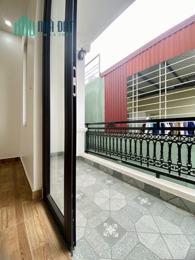 Bán nhà phố Miếu Hai Xã, diện tích 40m x 4 tầng mới tinh, ngõ  nông, GIÁ 2.68 tỉ