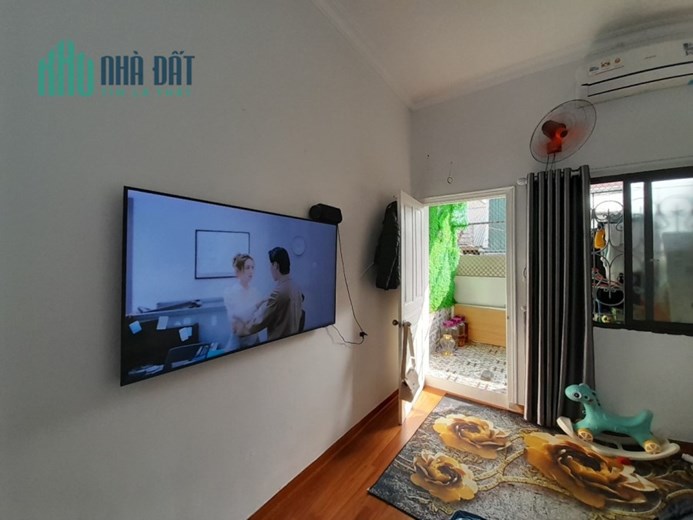 Bán nhà TT Bùi Ngọc Dương, Nhà Tầng 2,3 Dt 70m, giá hơn 1 tỷ