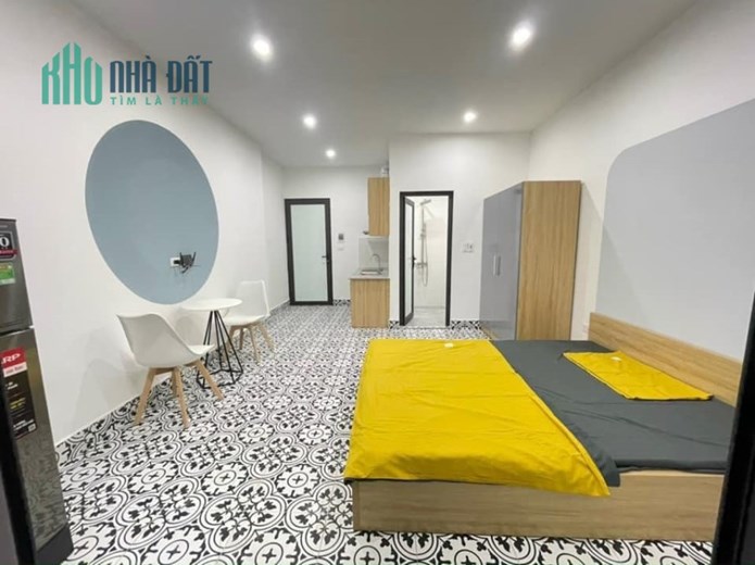 NHÀ PHÂN LÔ - TRUNG TÂM CẦU GIẤY -  Ô TÔ TRÁNH - 2 THOÁNG - 50M RA PHỐ - KHU VÍP - SỔ VUÔNG - KD -