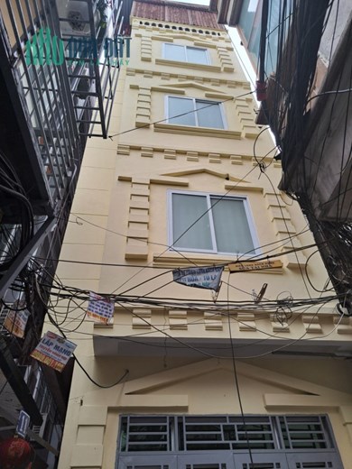 Bán nhà 5 tầng Lĩnh Nam, 3 ngủ, lô góc giá 2 tỷ. Ô tô