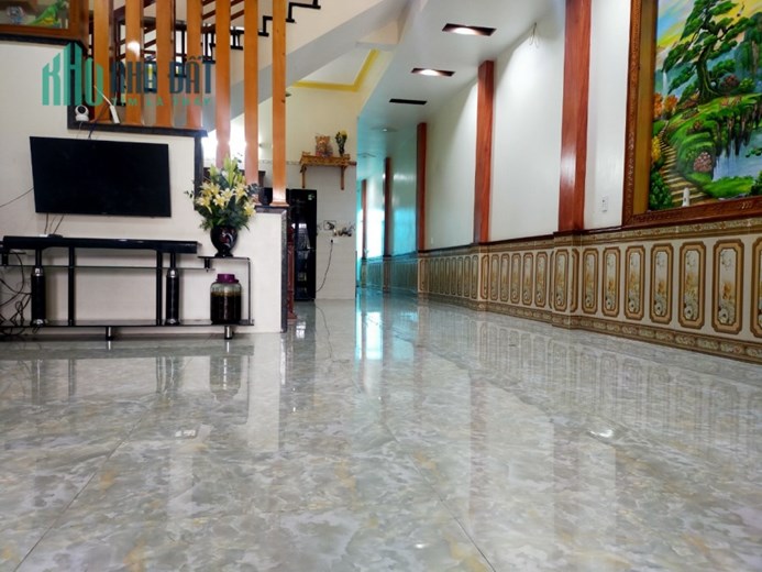 BÁN NHANH căn nhà 3 tầng phường Điện Biên TPTH , oto quay đầu