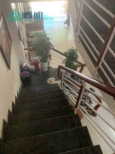 BÁN NHANH căn nhà 3 tầng phường Điện Biên TPTH , oto quay đầu
