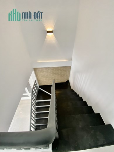 BÁN NHÀ MẶT TIỀN, 1 TRỆT , 1 LẦU, P5, TPVL