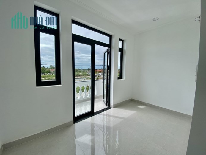 BÁN NHÀ MẶT TIỀN, 1 TRỆT , 1 LẦU, P5, TPVL